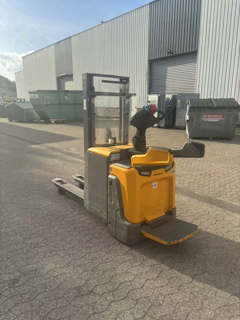 748649ae02e84548d8350c573a217ea6.jpg