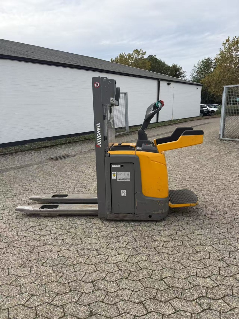 ERC212 115 250ZT.jpg