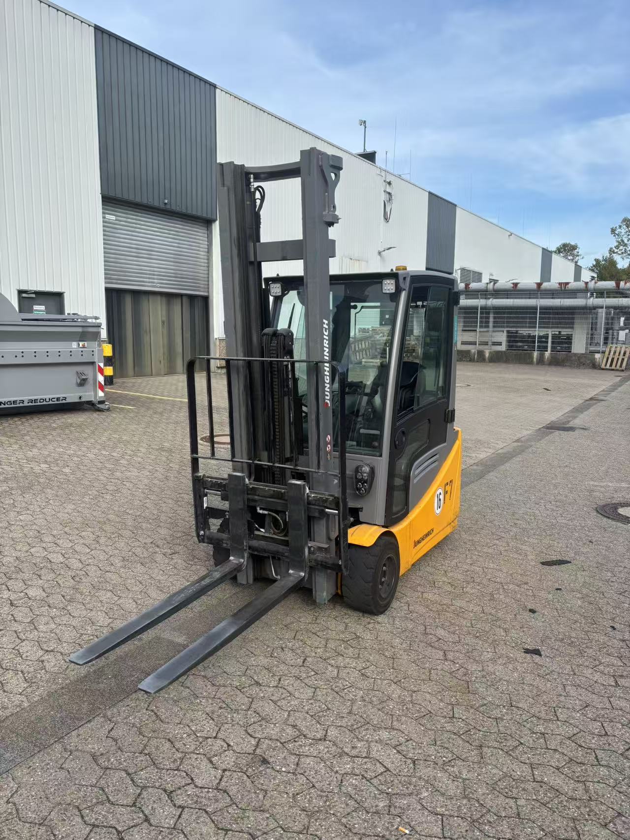 EFG220 GE 115 440DZ